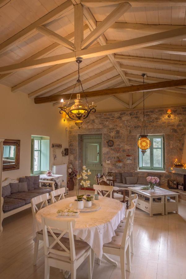 Villa Dimitra - Mani , Traditional Archontiko Diros Exterior photo